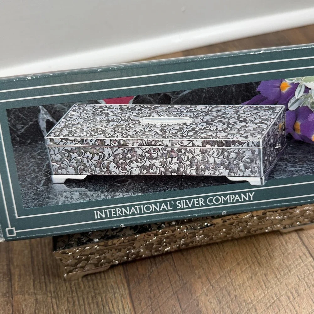 International Silver Company Silverplated Chased Jewelry Box w Mirror NIB 9in
